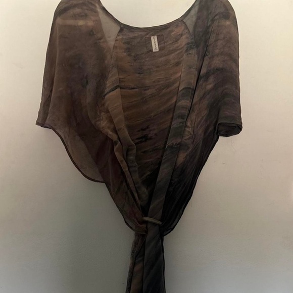 Gypsy 05 sold at Free People and Anthropologie  100% Silk Flutter sleeve Dress - Picture 5 of 7